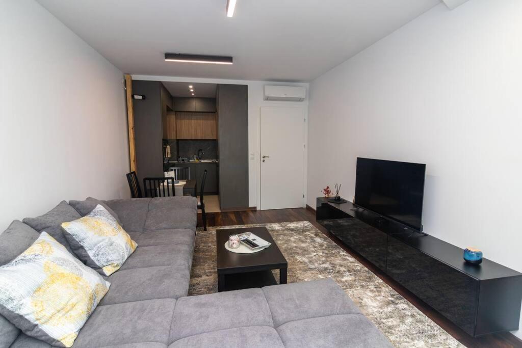 סופיה Georgi'S 1 Bedroom Quiet Apartment With Garage מראה חיצוני תמונה