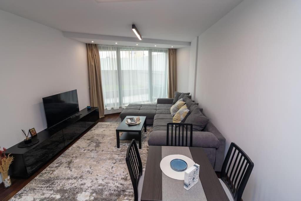 סופיה Georgi'S 1 Bedroom Quiet Apartment With Garage מראה חיצוני תמונה